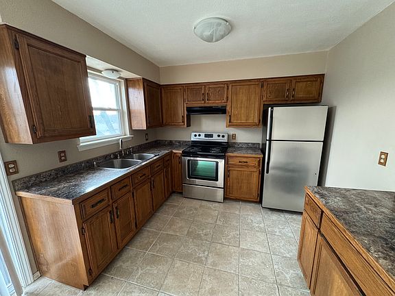 4th image of 109 Sharon Dr