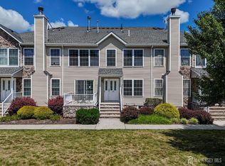 64 Chariot Ct, Piscataway, NJ 08854