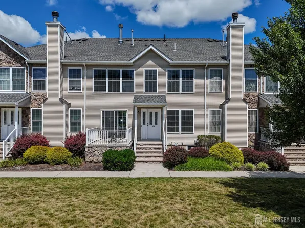 64 Chariot Ct, Piscataway, NJ 08854