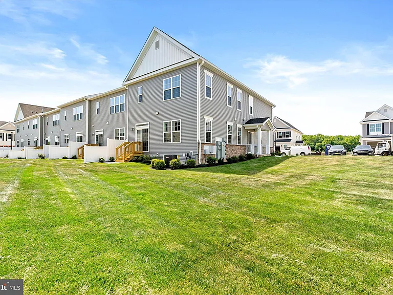2906 Justin Dr — Photo 30