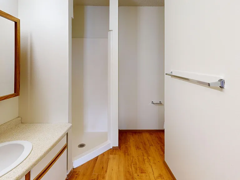 Archway Apartments — Photo 7