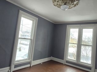 204 High St APT 1E, Lockport, NY 14094