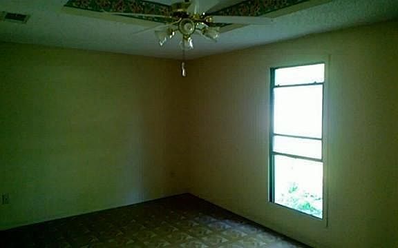 3rd image of 4702 Morrison St