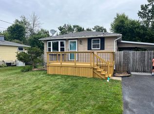 5909 Elmhurst Rd, Lake View, NY 14085