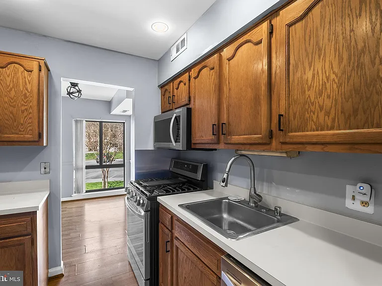 6087 Majors Ln #5-K17 — Photo 8