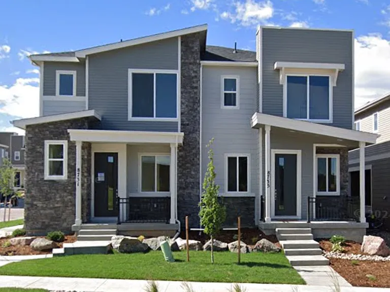 8735 Scarborough Dr — Photo 1