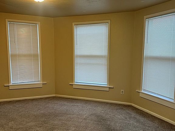 3rd image of 428 Charles St