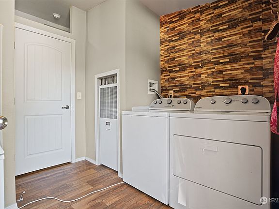 4th image of 31108 3rd Avenue #424