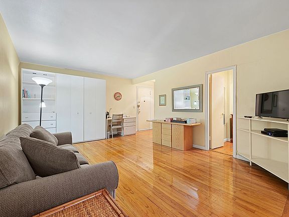 5th image of 505 E 82nd St APT 5F
