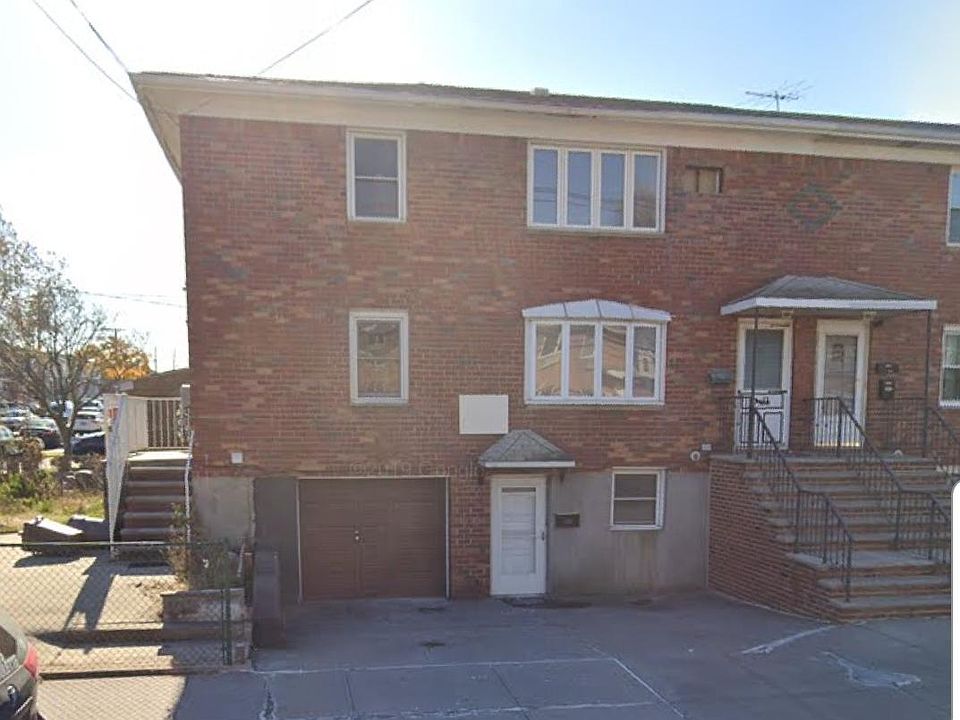 1st image of 12814 11th Ave #1