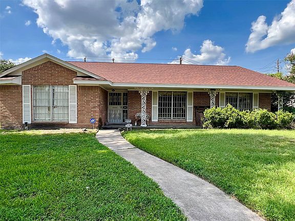2nd image of 2203 Droxford Dr