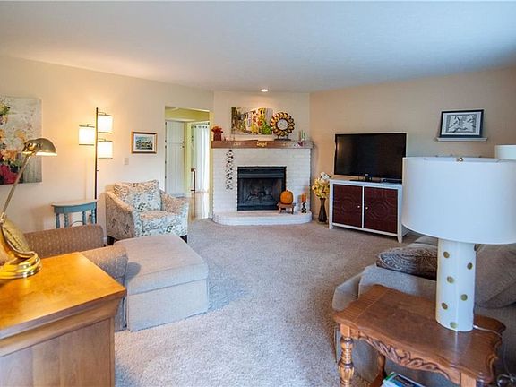 3rd image of 7684 Kittery Ln