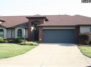 5235 Parkhurst Dr, Sheffield Village, OH 44054