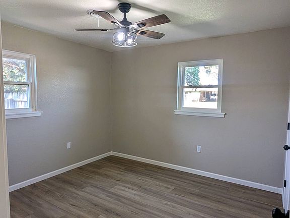 5th image of 1110 Maple Ave