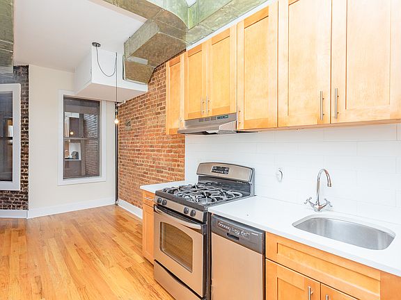 5th image of 236 Irving Ave #1RR