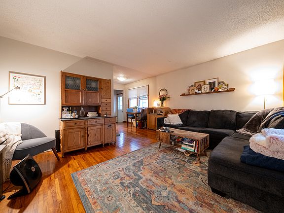 3rd image of 3235 39th Ave S