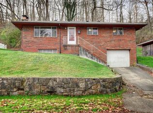 912 Hillcrest Dr, Saint Albans, WV 25177