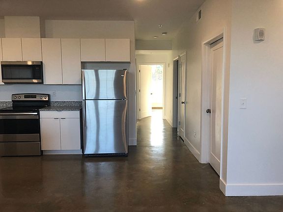4th image of 933 21st Ave E #8