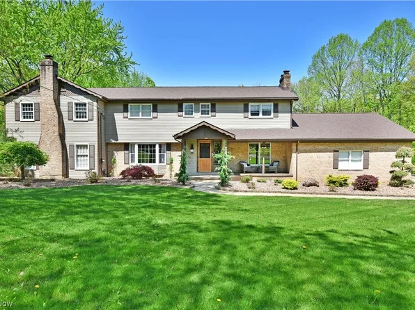 2220 Stewart Rd, Lowellville, OH 44436