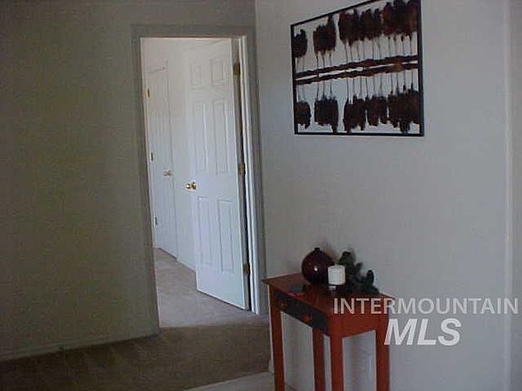 4th image of 2109 E Alder Dr