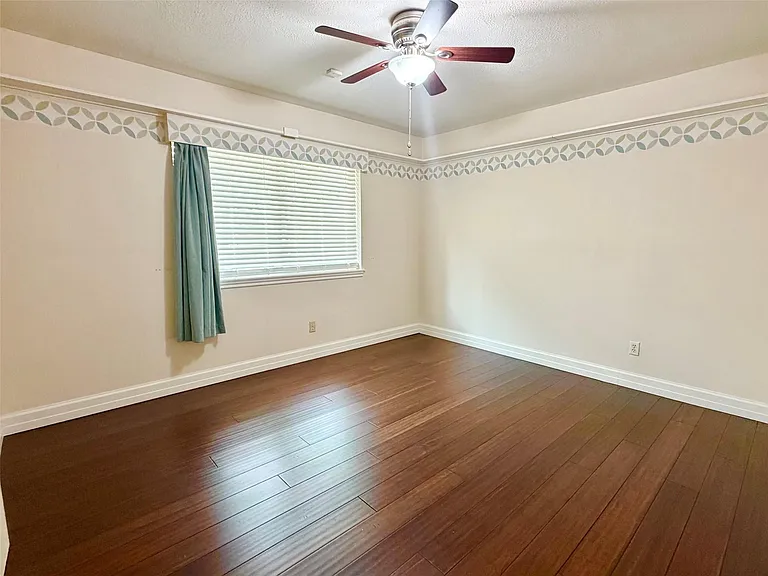 18315 Forest Town Dr — Photo 17