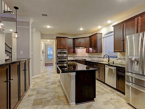2nd image of 9961 Tallow Pointe Ln