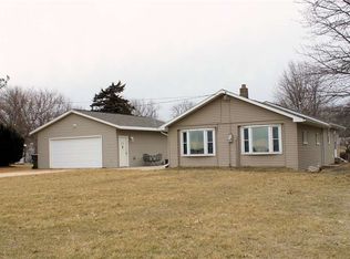 1926 Leonard Rd, Rockford, IL 61109