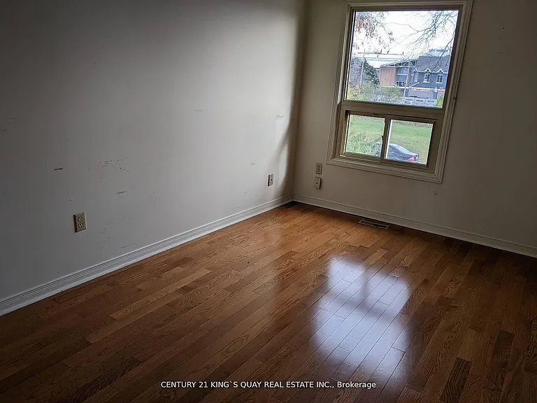 90 Appleby Cres #UL — Photo 23