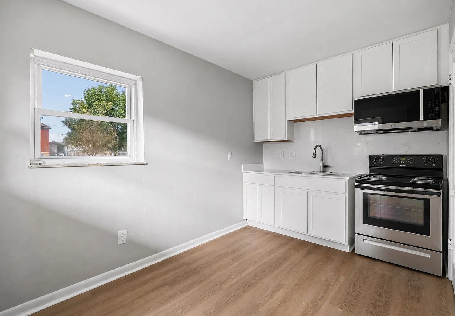 2 bed, 1.0 bath, $1,145 — Photo 2