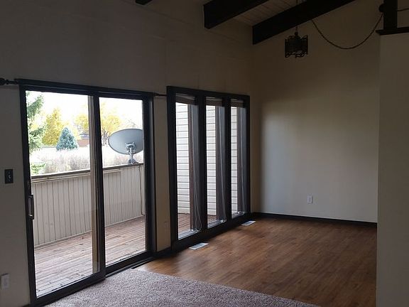 5th image of 1943 Meadow Dr #B2