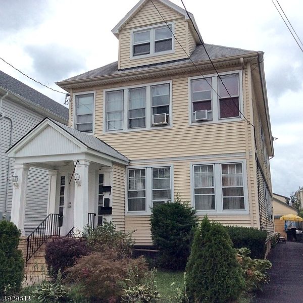 2nd image of 744 Eaton St