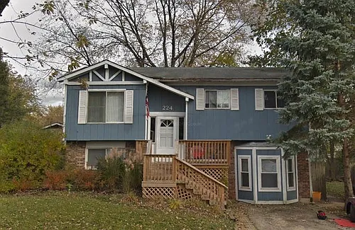 224 Meadowbrook Dr Photo 1