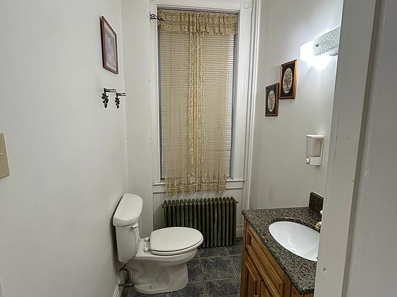5th image of 7 Glen Ave #1
