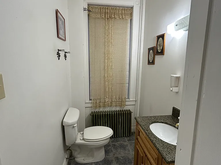 7 Glen Ave #1 — Photo 5