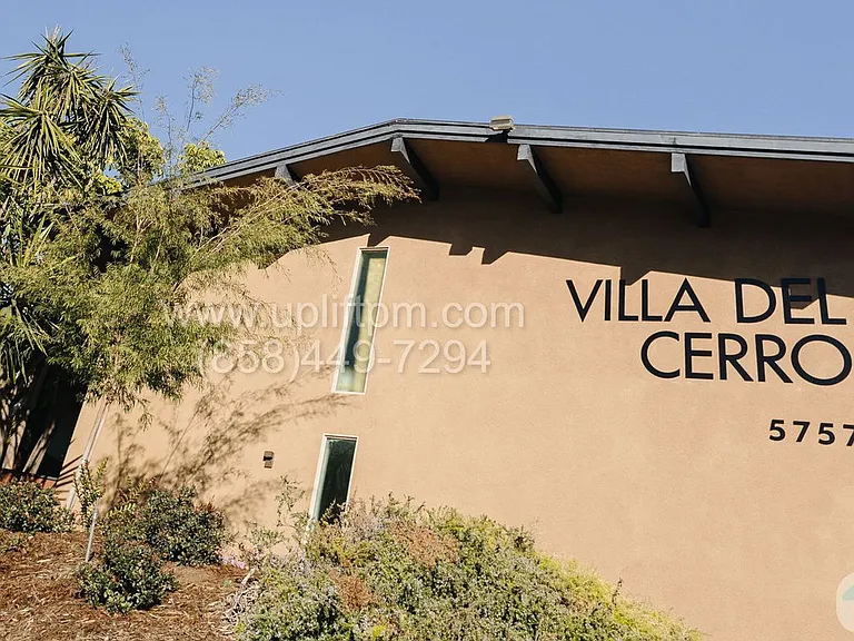 VILLA DEL CERRO — Photo 9