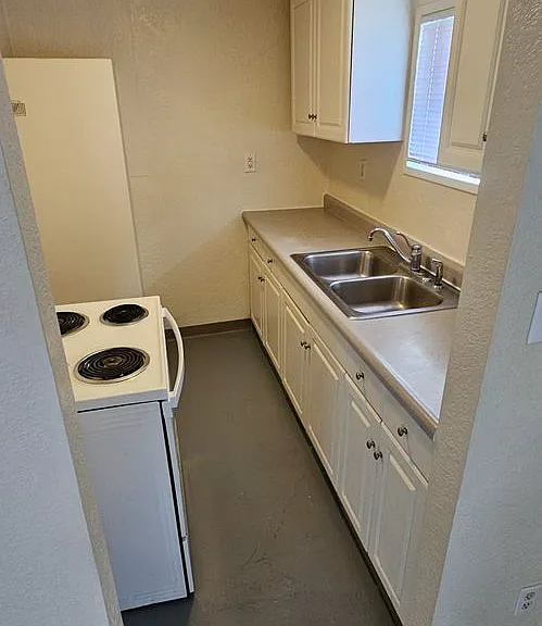 323 Chestnut Ave — Photo 3