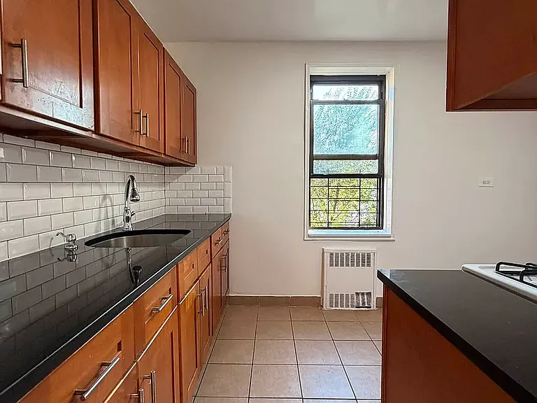 85-2 139th St #2M — Photo 9