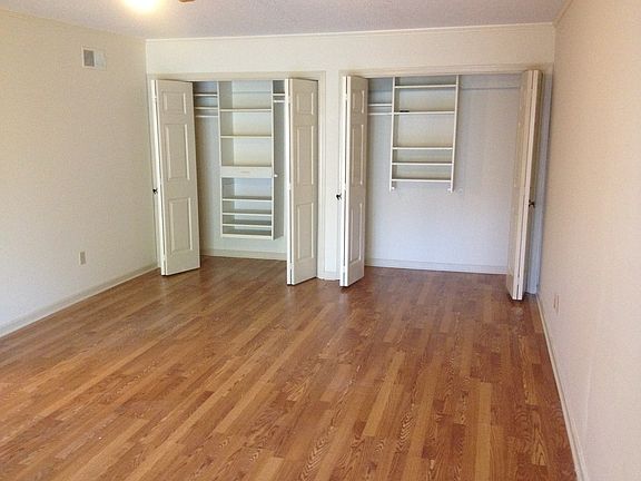 4th image of 2175 Burlingate Dr