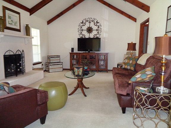 3rd image of 204 Brookdale Dr