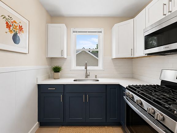 5th image of 30 Aubrey St APT 2