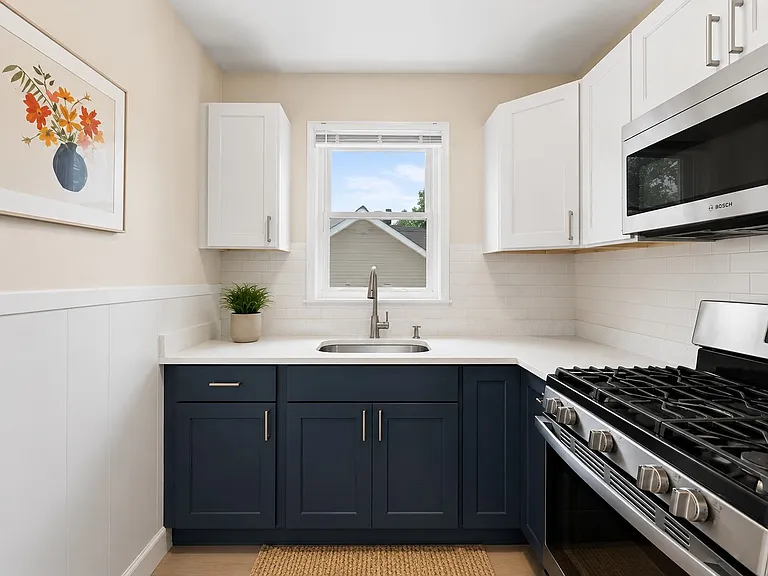 30 Aubrey St #2 — Photo 5