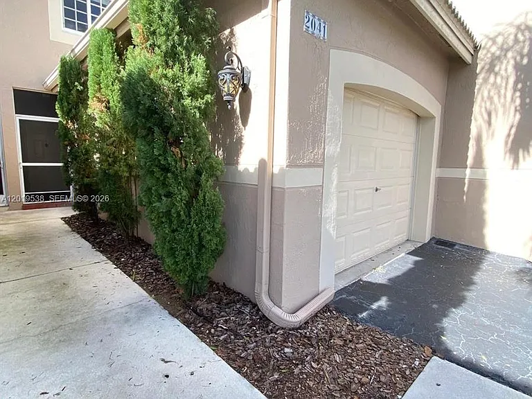 2041 Pompeii Ct #2014 — Photo 36