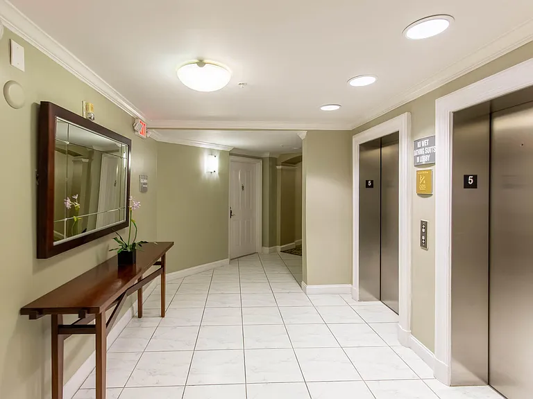 600 S Dixie Hwy #520 — Photo 4