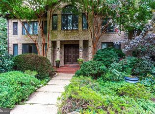 3707 Tollgate Ter, Falls Church, VA 22041