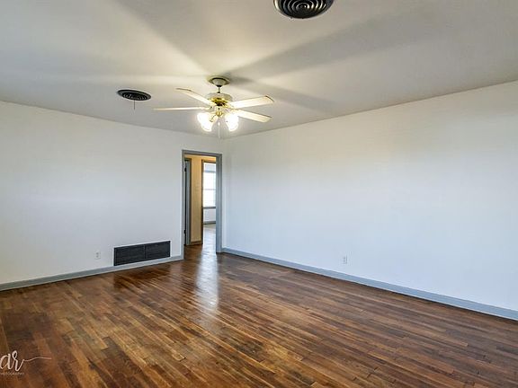 4th image of 2101 Jameson St
