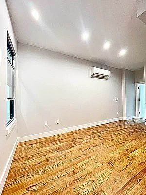5th image of 325 Putnam Ave #3H