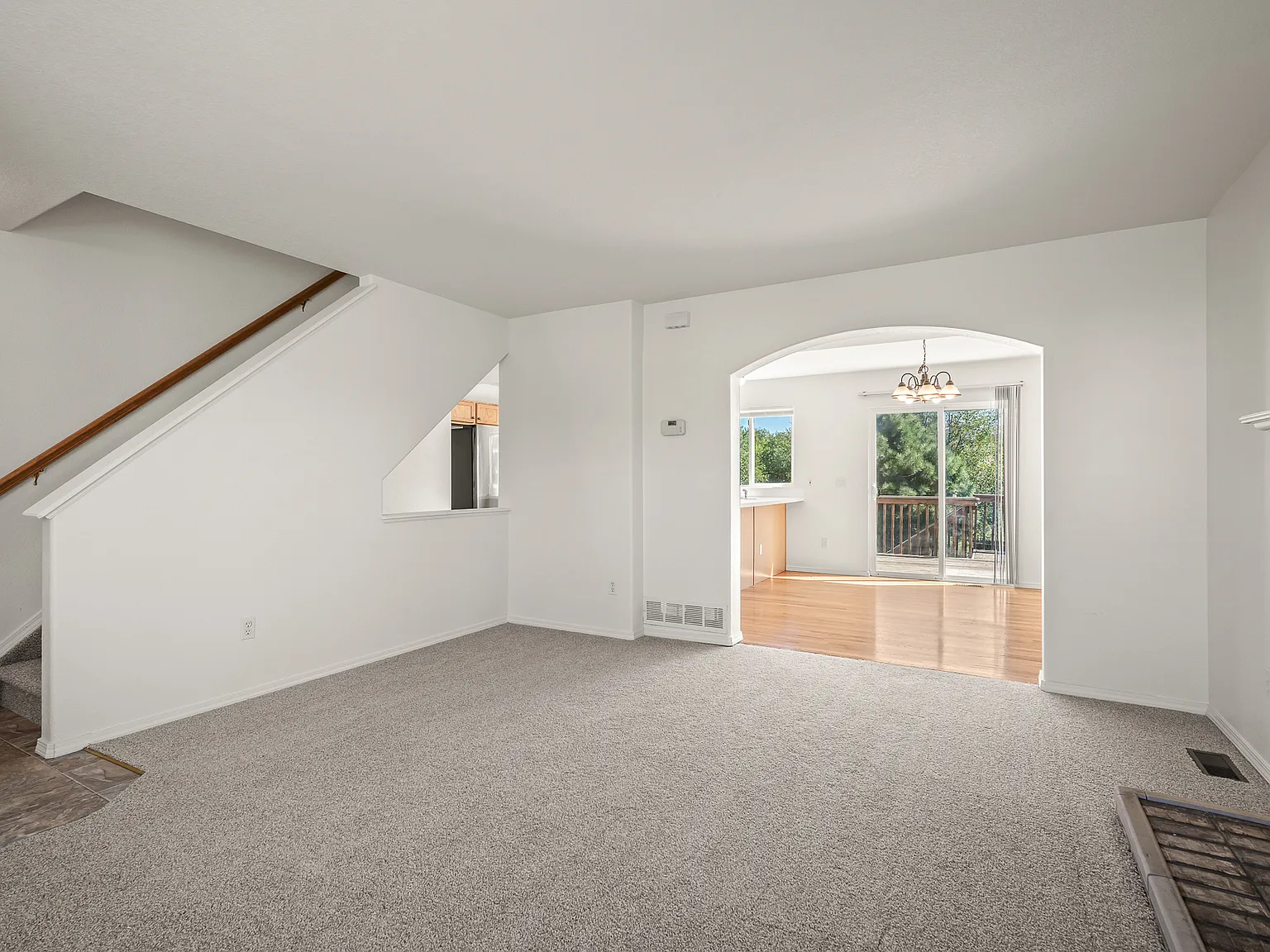 4 bed, 2033 sqft, $2,450 — Photo 4