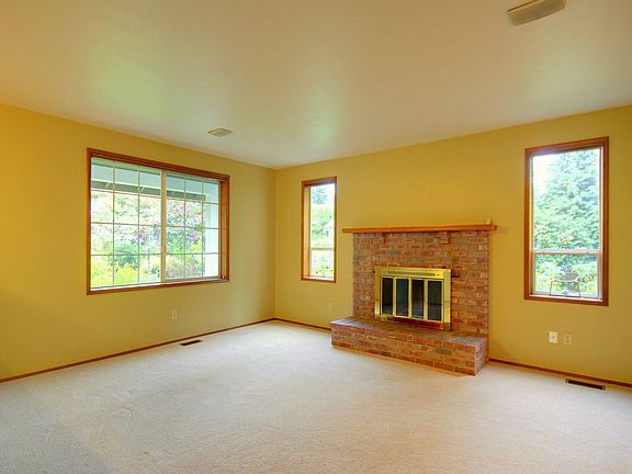 2nd image of 13516 NE 188th Pl