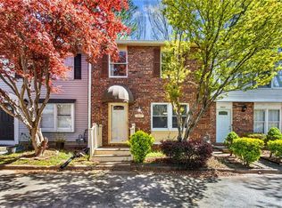 8827 Applegate Ln, Sandy Springs, GA 30350