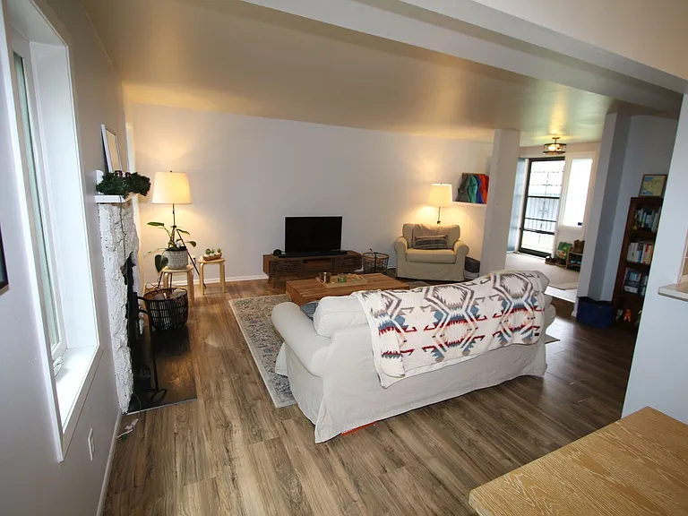 2230 Daybreak Ct — Photo 22